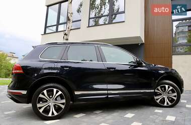Внедорожник / Кроссовер Volkswagen Touareg 2016 в 