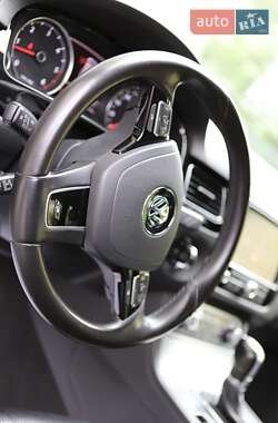 Внедорожник / Кроссовер Volkswagen Touareg 2016 в 