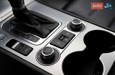Внедорожник / Кроссовер Volkswagen Touareg 2016 в 