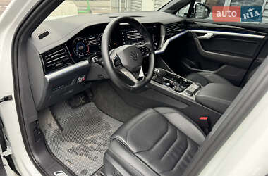 Позашляховик / Кросовер Volkswagen Touareg 2021 в 