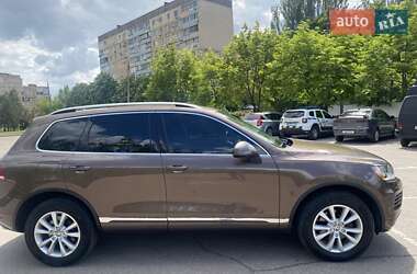 Внедорожник / Кроссовер Volkswagen Touareg 2013 в Кривом Роге