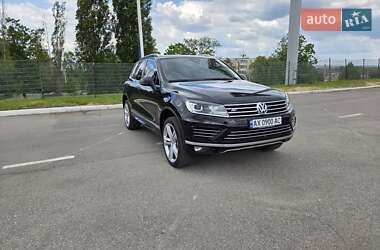 Внедорожник / Кроссовер Volkswagen Touareg 2017 в 