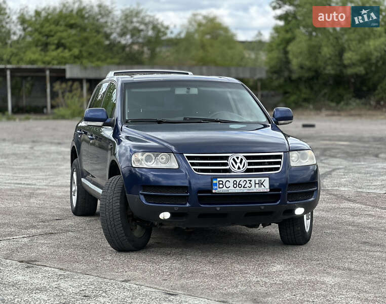 Внедорожник / Кроссовер Volkswagen Touareg 2005 в Новояворовске