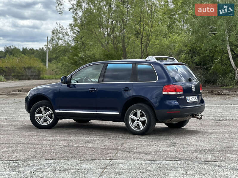 Внедорожник / Кроссовер Volkswagen Touareg 2005 в Новояворовске