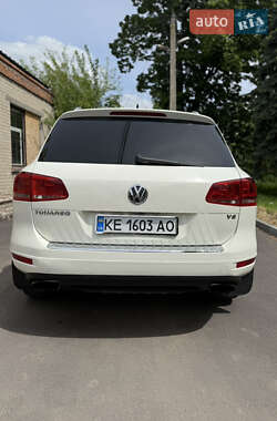 Внедорожник / Кроссовер Volkswagen Touareg 2010 в 