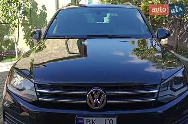 Позашляховик / Кросовер Volkswagen Touareg 2014 в Рівному