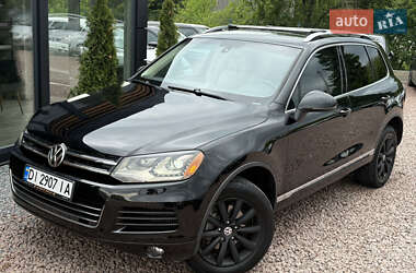 Позашляховик / Кросовер Volkswagen Touareg 2012 в 