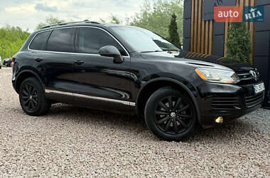 Позашляховик / Кросовер Volkswagen Touareg 2012 в 