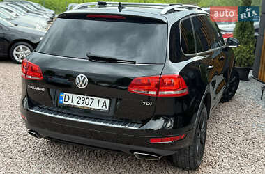 Позашляховик / Кросовер Volkswagen Touareg 2012 в 