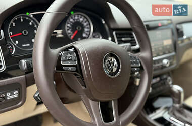 Позашляховик / Кросовер Volkswagen Touareg 2012 в 