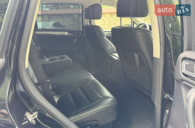 Внедорожник / Кроссовер Volkswagen Touareg 2017 в 