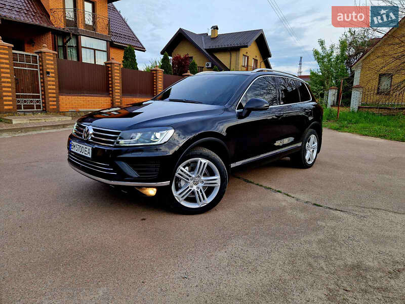 Внедорожник / Кроссовер Volkswagen Touareg 2016 в Шостке