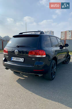 Позашляховик / Кросовер Volkswagen Touareg 2004 в 