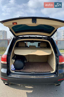 Позашляховик / Кросовер Volkswagen Touareg 2004 в 
