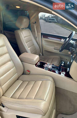 Позашляховик / Кросовер Volkswagen Touareg 2004 в 