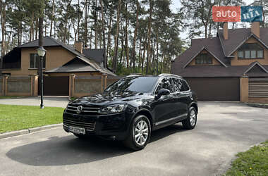 Внедорожник / Кроссовер Volkswagen Touareg 2012 в 