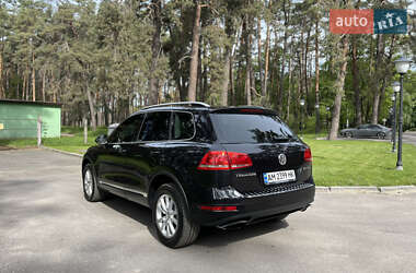 Внедорожник / Кроссовер Volkswagen Touareg 2012 в 