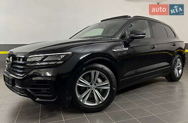Внедорожник / Кроссовер Volkswagen Touareg 2019 в 