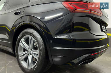 Внедорожник / Кроссовер Volkswagen Touareg 2019 в 