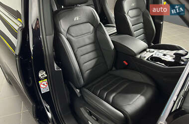 Внедорожник / Кроссовер Volkswagen Touareg 2019 в 