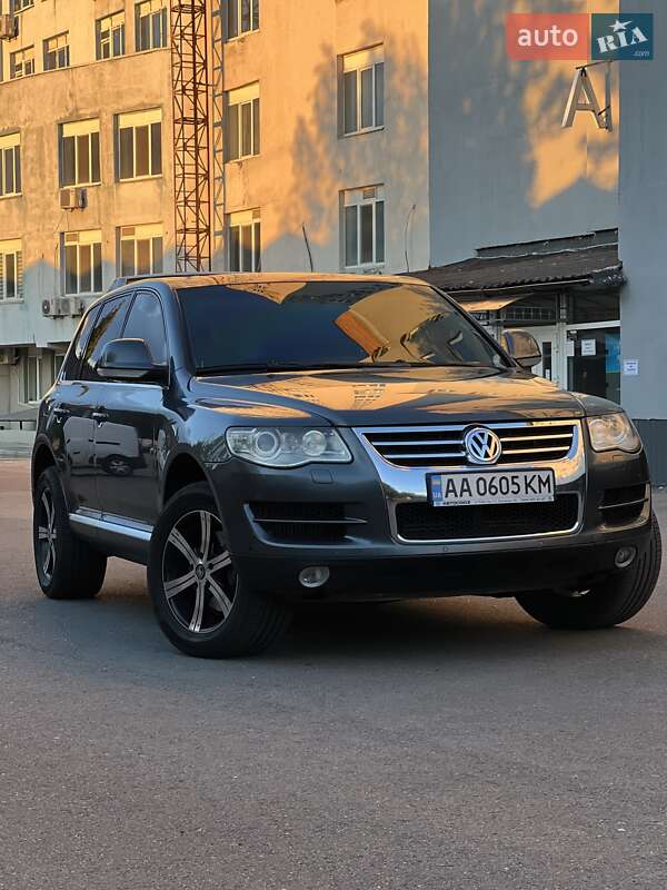 Позашляховик / Кросовер Volkswagen Touareg 2008 в 