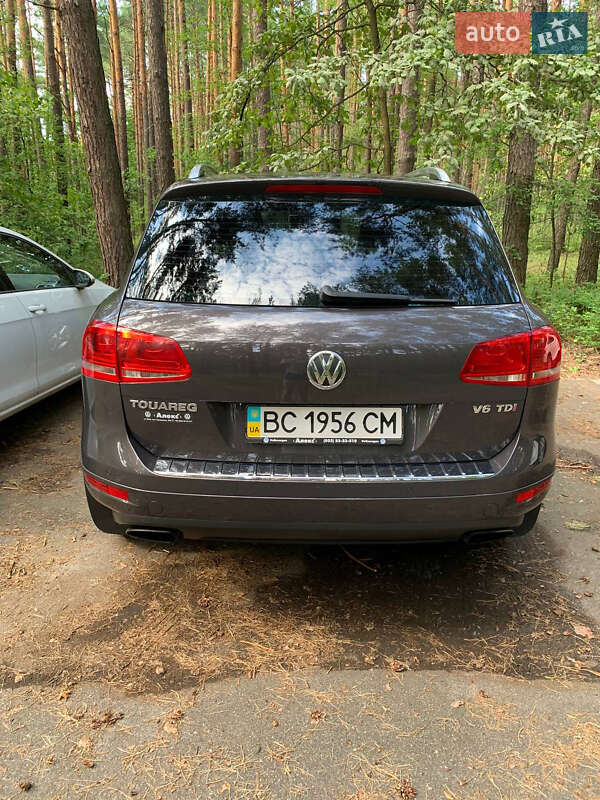 Внедорожник / Кроссовер Volkswagen Touareg 2011 в Львове
