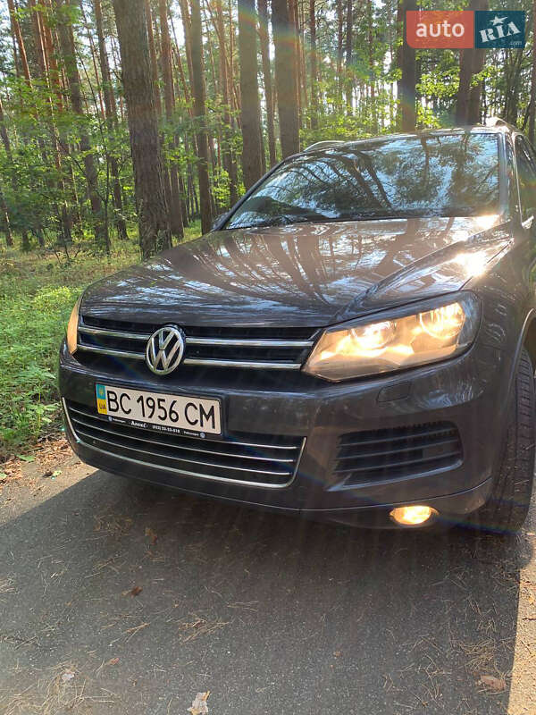Внедорожник / Кроссовер Volkswagen Touareg 2011 в Львове