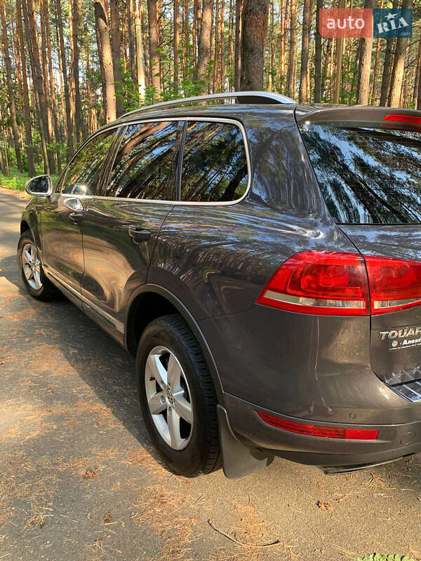 Внедорожник / Кроссовер Volkswagen Touareg 2011 в Львове
