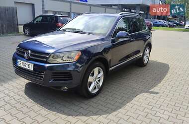 Позашляховик / Кросовер Volkswagen Touareg 2012 в Чернівцях