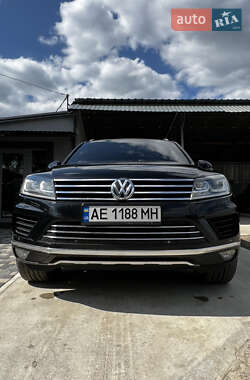 Позашляховик / Кросовер Volkswagen Touareg 2016 в 