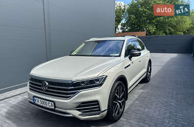 Внедорожник / Кроссовер Volkswagen Touareg 2020 в Киеве