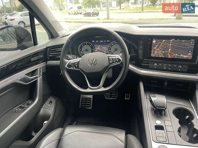 Позашляховик / Кросовер Volkswagen Touareg 2021 в Харкові