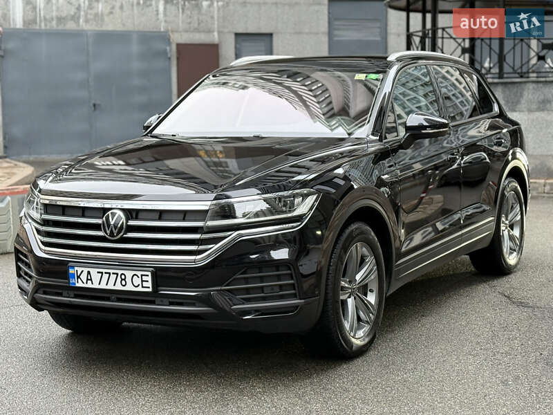 Позашляховик / Кросовер Volkswagen Touareg 2021 в 