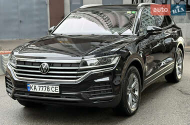 Позашляховик / Кросовер Volkswagen Touareg 2021 в 