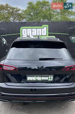 Внедорожник / Кроссовер Volkswagen Touareg 2020 в 