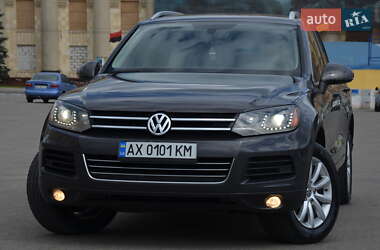 Внедорожник / Кроссовер Volkswagen Touareg 2012 в Харькове