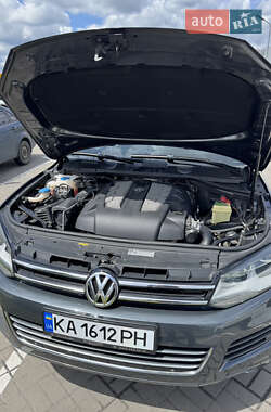 Внедорожник / Кроссовер Volkswagen Touareg 2013 в 