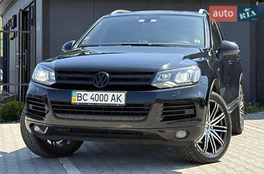 Внедорожник / Кроссовер Volkswagen Touareg 2012 в Львове
