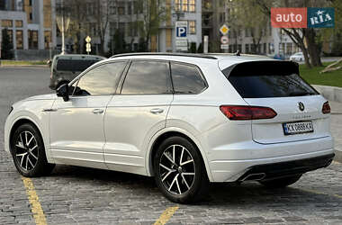 Внедорожник / Кроссовер Volkswagen Touareg 2020 в 