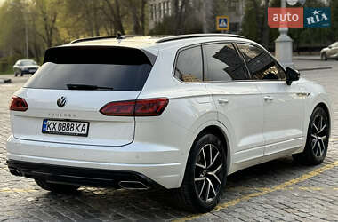 Внедорожник / Кроссовер Volkswagen Touareg 2020 в 