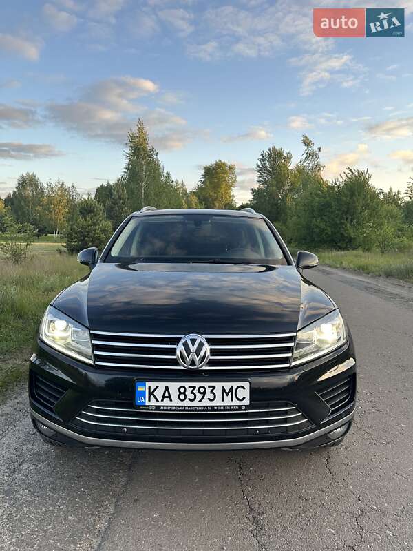 Позашляховик / Кросовер Volkswagen Touareg 2017 в Києві