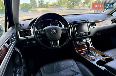 Внедорожник / Кроссовер Volkswagen Touareg 2014 в 