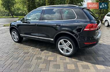 Внедорожник / Кроссовер Volkswagen Touareg 2011 в 