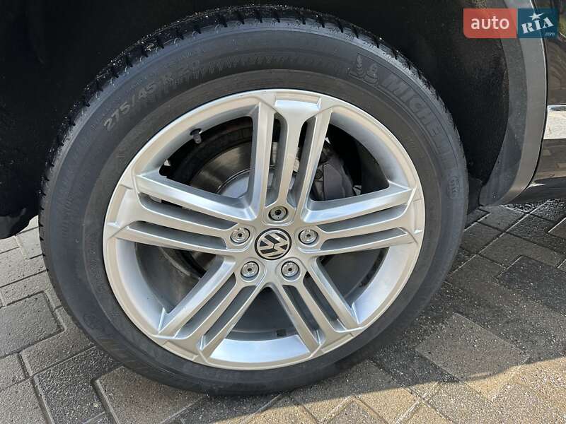 Позашляховик / Кросовер Volkswagen Touareg 2011 в Хмельницькому