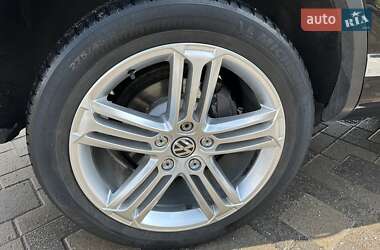 Внедорожник / Кроссовер Volkswagen Touareg 2011 в 