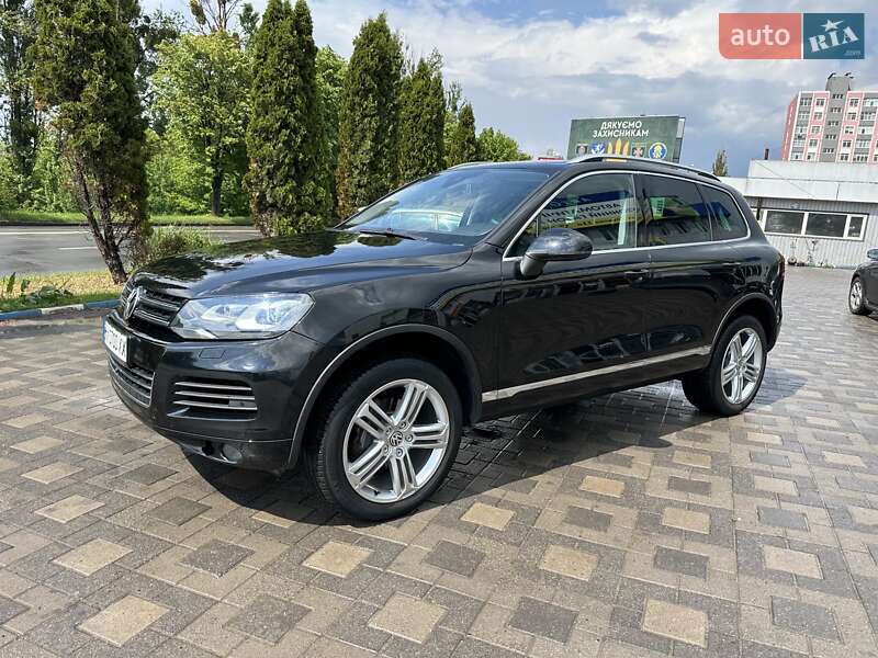 Позашляховик / Кросовер Volkswagen Touareg 2011 в Хмельницькому