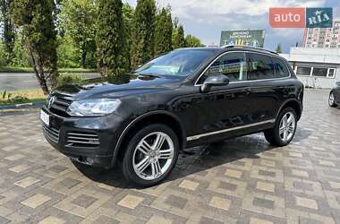Внедорожник / Кроссовер Volkswagen Touareg 2011 в 