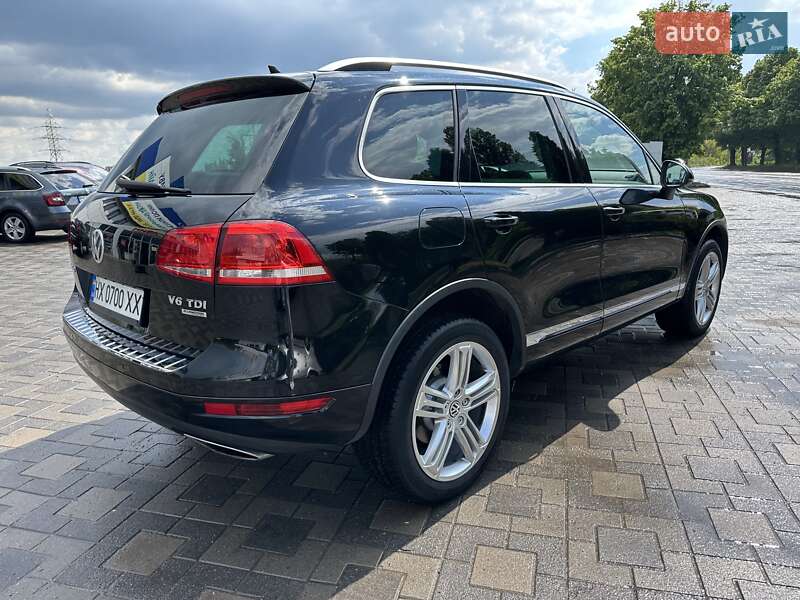 Позашляховик / Кросовер Volkswagen Touareg 2011 в Хмельницькому