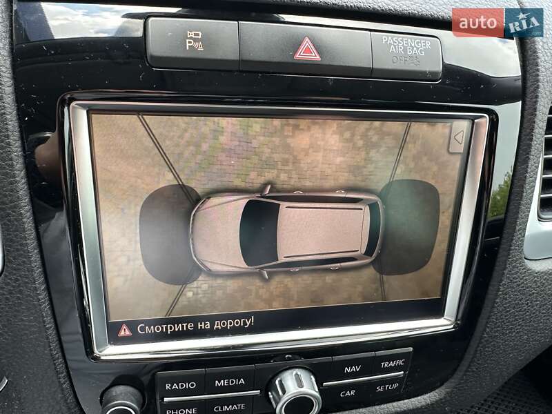 Позашляховик / Кросовер Volkswagen Touareg 2011 в Хмельницькому