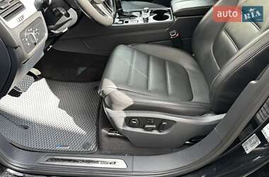 Внедорожник / Кроссовер Volkswagen Touareg 2011 в 